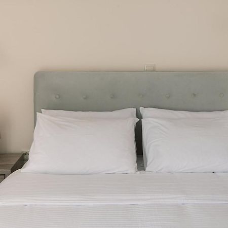Mandi'S Apartments 卡拉瓦杜斯 外观 照片