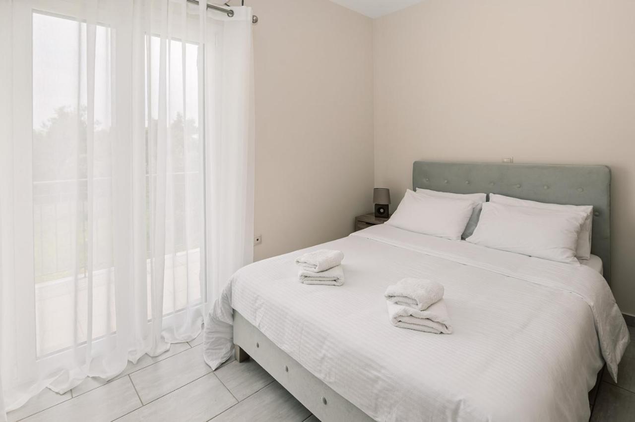 Mandi'S Apartments 卡拉瓦杜斯 外观 照片